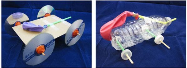학생들이 만든 두 개의 다른 풍선 동력 경주용 자동차(NASCAR 교육 아이디어)