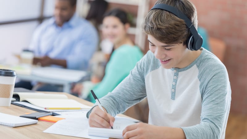 18 Best Podcasts for Kids in Elementary, Middle, & High School