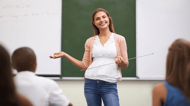 should teachers have a dress code