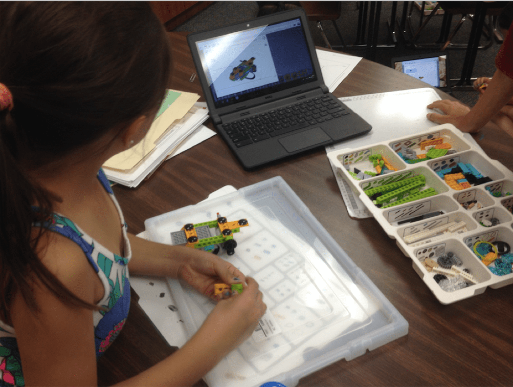 teaching lego robotics