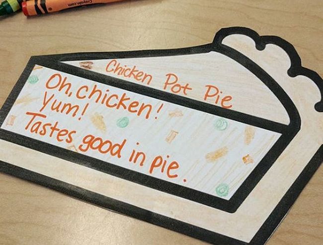 Een stuk papier in de vorm van een taartpunt met daarop een haiku over chicken pot pie geschreven voor pi-dag activiteiten voor in de klas