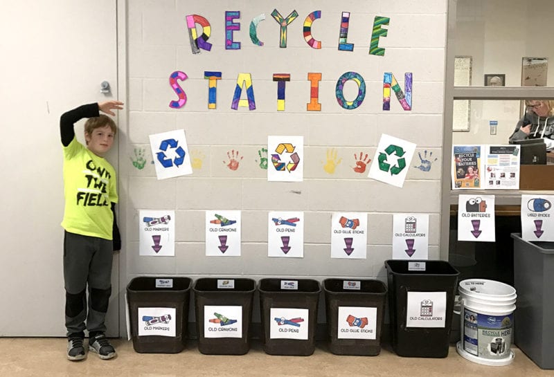 students tour recycling facility