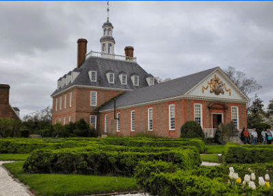 Large colonial house. -- third grade websites