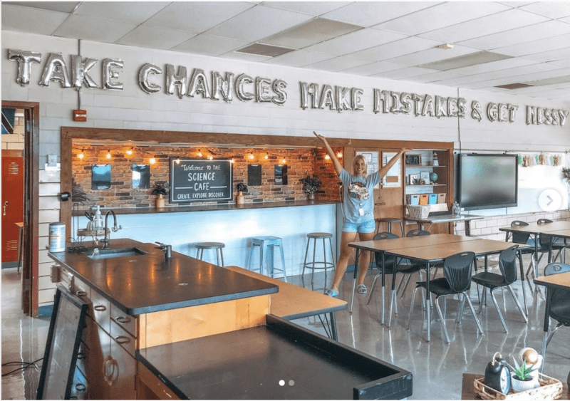 Balloon letters used on wall to spell out teacher's motto for the year