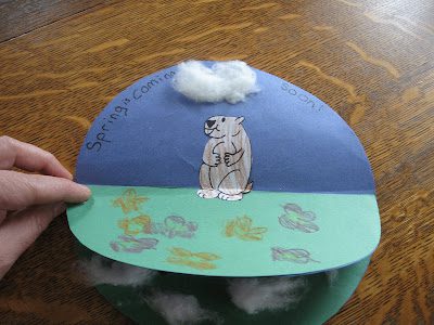 a construction paper groundhog day art project 