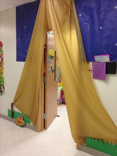 Tablecloth tent door decoration for classroom