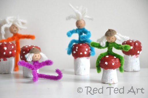 Elves and mushrooms made of pipe cleaners- pipe cleaner crafts