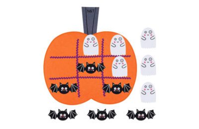 Felt pumpkin with tic tac toe game using ghosts and bats