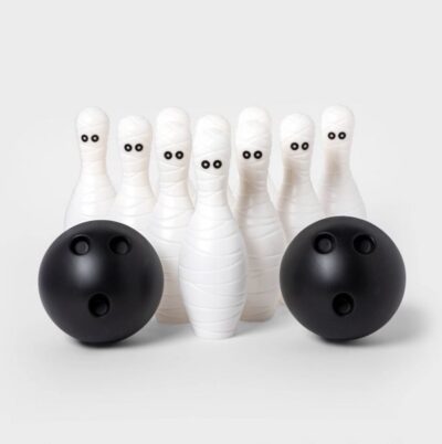 Mumya şeklindeki bowling oyunu