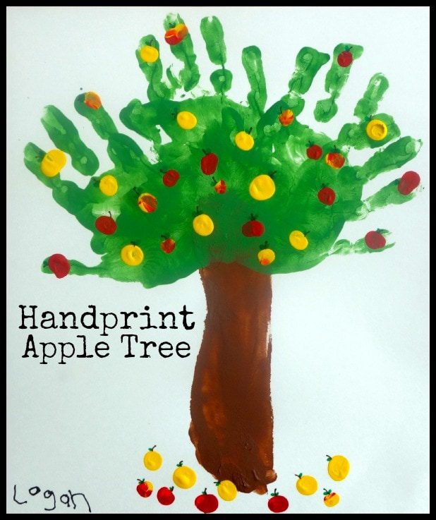 Sonbahar sanat projeleri, bunun gibi parmak boyamayı içerebilir.  Kahverengi bir ağaç kütüğünün yaprakları olmak üzere üç yeşil el izi vardır.  Her tarafında elma olması gereken kırmızı ve sarı parmak uçları var.