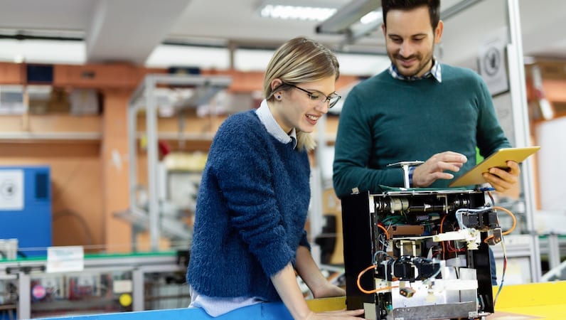 3 Ways Industry & Education Can Prepare Students for the Workforce