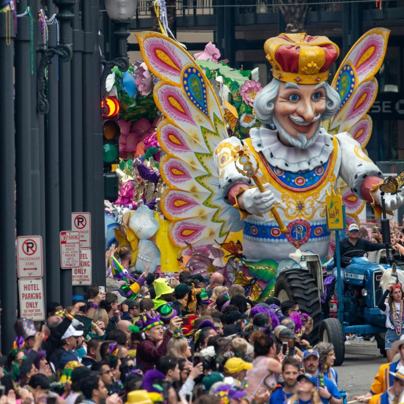 Mardi-gras-parade-in-new-orleans