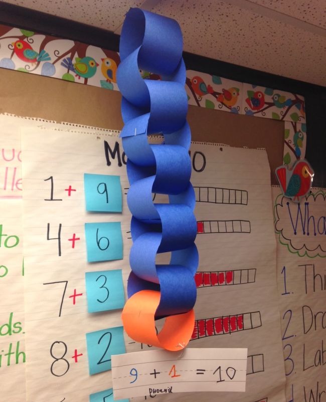 Blue and orange paper chain links adding up to 10