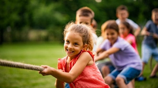 kids playing tug of war