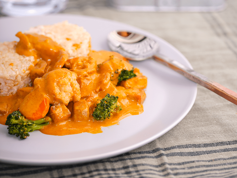 Plate of vegan curry by Veestro